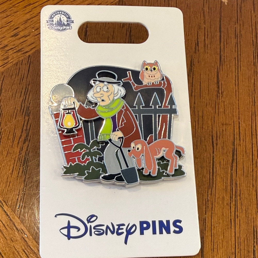 Disney Pins Haunted Mansion Caretaker with Lantern Enamel Pin